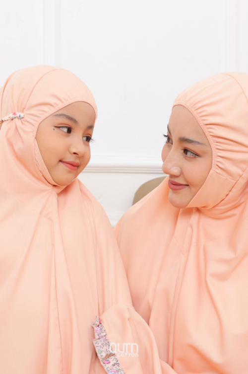 Telekung Hanna Ruffle Ibu Anak in Milky Peach