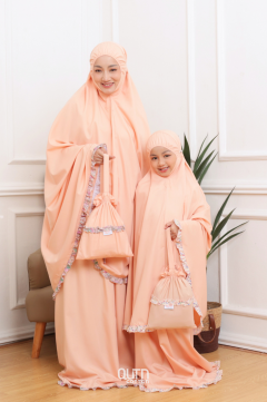 Telekung Hanna Ruffle Ibu Anak in Milky Peach