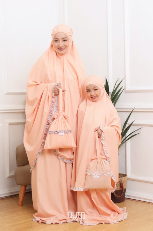 Telekung Hanna Ruffle Ibu Anak in Milky Peach