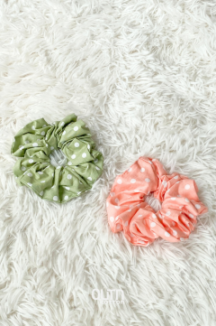 2-pc  Scrunchies [Green & Peach]