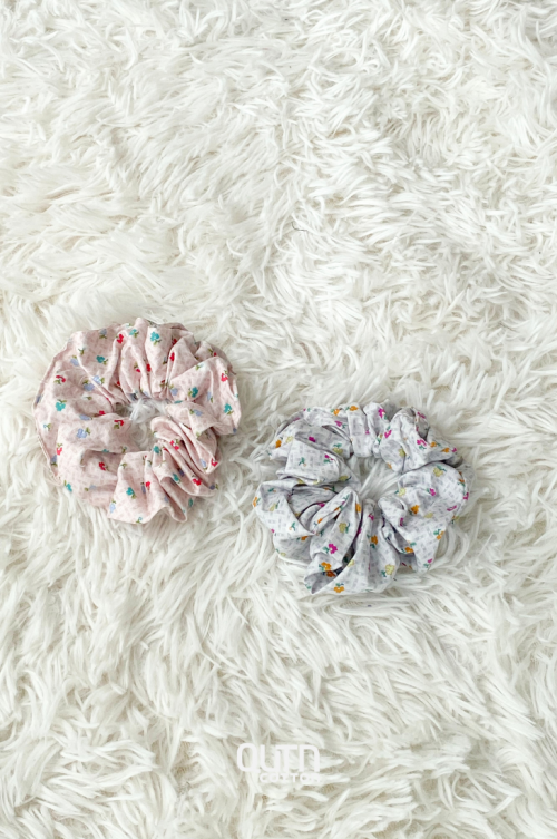 2-pc Scrunchies [Flower Cream & Flower Blue]